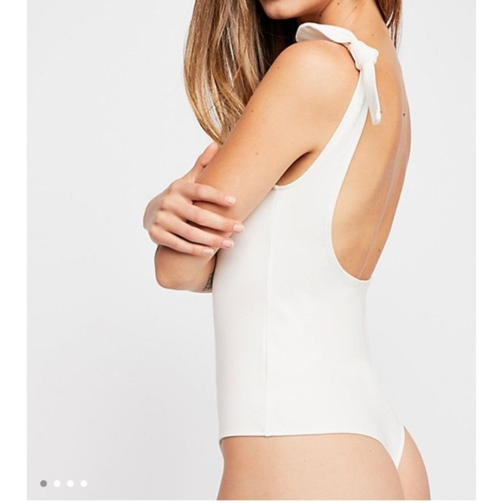 Free People Bodysuit White Tie Sleeve Square Neck Tank Top Style With Low Back ✨ - Picture 3 of 16
